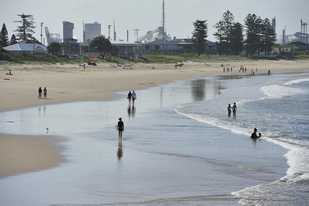 NRMA Stockton Beach Holiday Park Hotell Exteriör bild