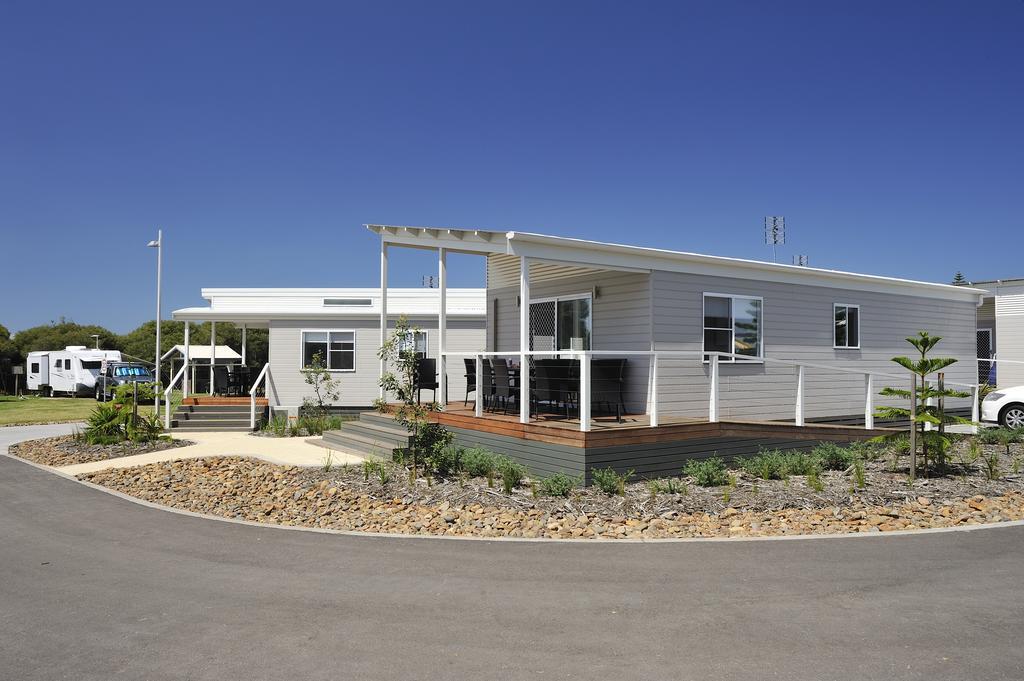 NRMA Stockton Beach Holiday Park Hotell Exteriör bild